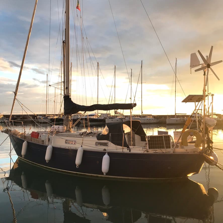 victora 34 sailboat seen from the port side